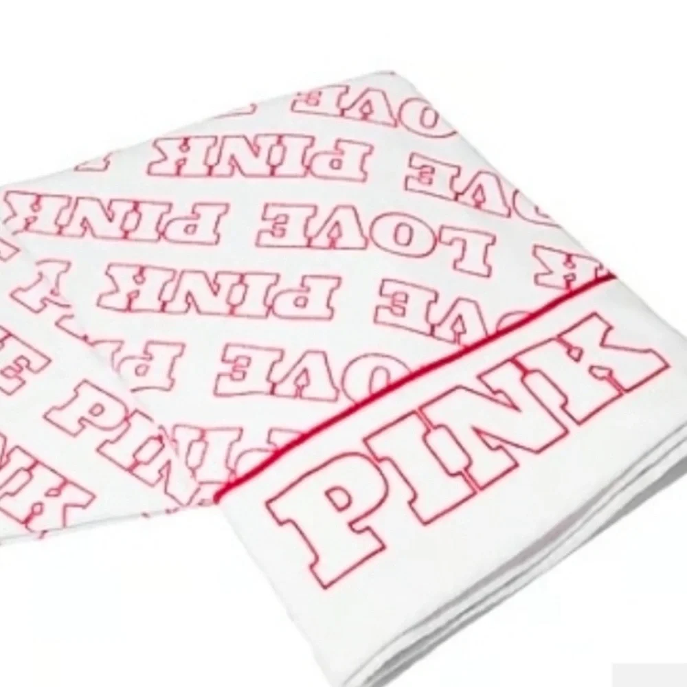 PINK VICTORIA SECRET LIMITED EDITION 2026 TERRY TOWEL NEW IN PACKAGE